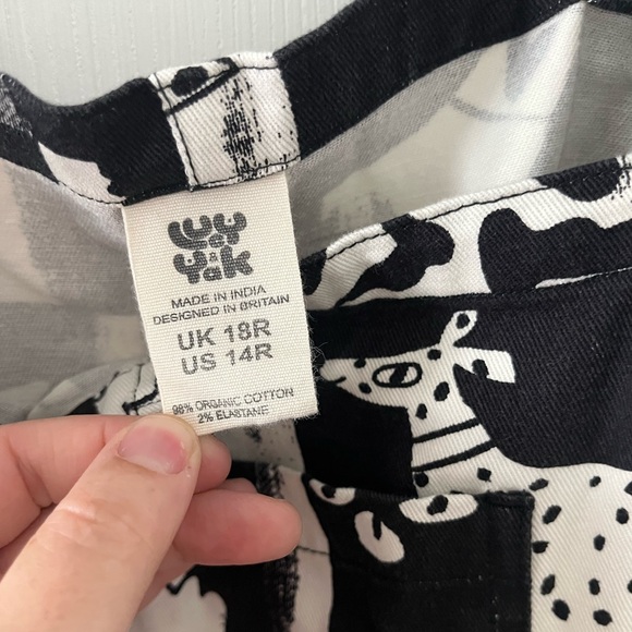 Limited edition - Twill Dog Print Dungarees in Artist Print by Enikö Eged - Picture 4 of 6